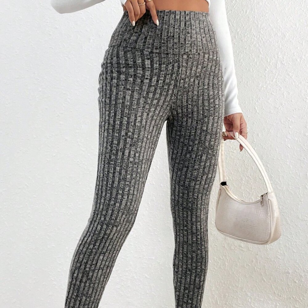 NWOT Gray Knit Leggings